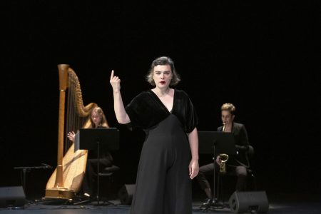 CARMEN. - une pièce de François Gremaud avec Rosemary Standley et quatre musiciennes. Une production de la 2b company. Théâtre de Vidy, Lausanne, le 29 mai 2023. ©Dorothée Thébert Filliger