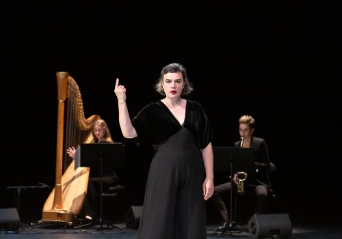 CARMEN. - une pièce de François Gremaud avec Rosemary Standley et quatre musiciennes. Une production de la 2b company. Théâtre de Vidy, Lausanne, le 29 mai 2023. ©Dorothée Thébert Filliger