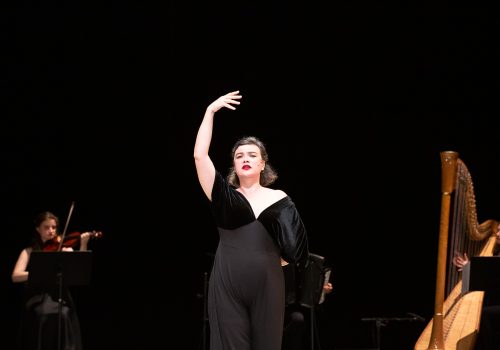 CARMEN. - une pièce de François Gremaud avec Rosemary Standley et quatre musiciennes. Une production de la 2b company. Théâtre de Vidy, Lausanne, le 29 mai 2023. ©Dorothée Thébert Filliger