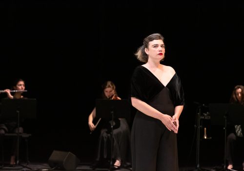 CARMEN. - une pièce de François Gremaud avec Rosemary Standley et quatre musiciennes. Une production de la 2b company. Théâtre de Vidy, Lausanne, le 29 mai 2023. ©Dorothée Thébert Filliger