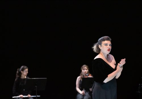 CARMEN. - une pièce de François Gremaud avec Rosemary Standley et quatre musiciennes. Une production de la 2b company. Théâtre de Vidy, Lausanne, le 29 mai 2023. ©Dorothée Thébert Filliger