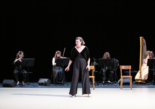 CARMEN. - une pièce de François Gremaud avec Rosemary Standley et quatre musiciennes. Une production de la 2b company. Théâtre de Vidy, Lausanne, le 29 mai 2023. ©Dorothée Thébert Filliger