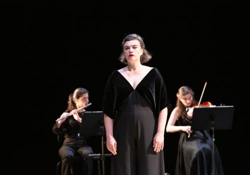 CARMEN. - une pièce de François Gremaud avec Rosemary Standley et quatre musiciennes. Une production de la 2b company. Théâtre de Vidy, Lausanne, le 29 mai 2023. ©Dorothée Thébert Filliger