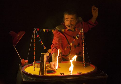 le Cirque des Puces Savantes FEU_©Donadoni